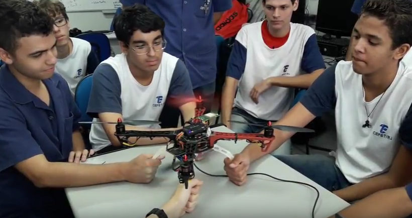 Drones feitos por alunos competem na 1ª Fórmula Drone SAE Brasil Drones feitos por alunos competem na 1ª Fórmula Drone SAE Brasil