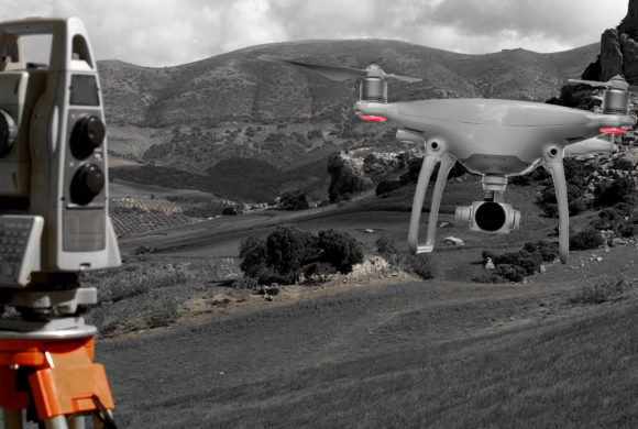 Topografia com Drones? Sim, já é possível, com baixo custo e alta produtividade Topografia com Drones? Sim, já é possível, com baixo custo e alta produtividade